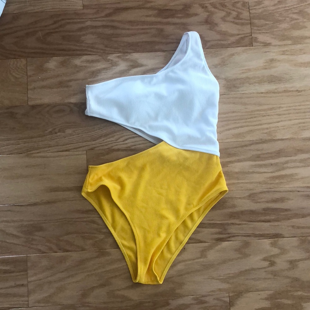 Colorblock one piece swim suit